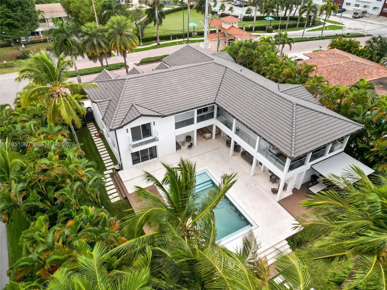 431 Layne Blvd, Hallandale Beach FL 33009
