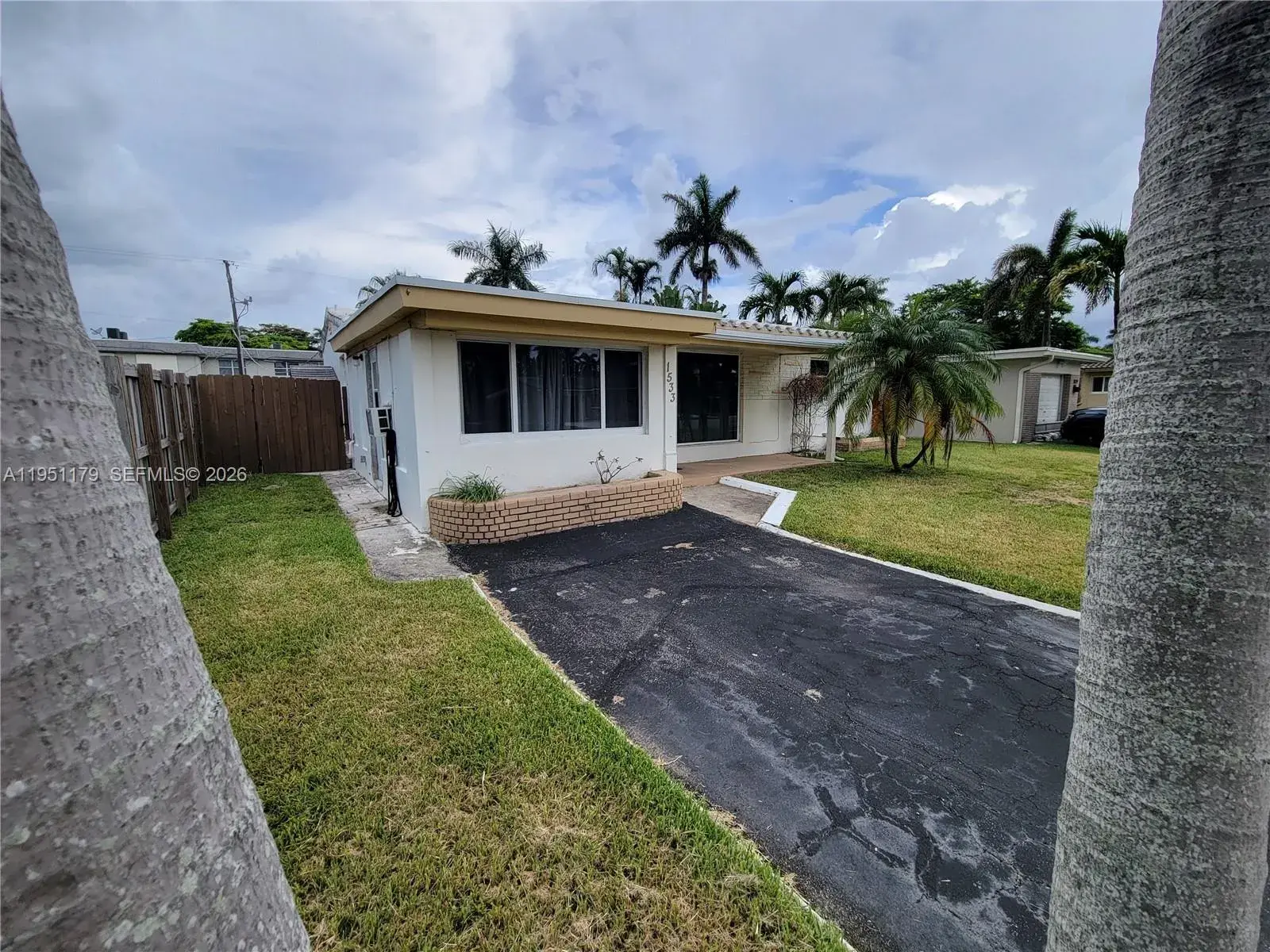 1 bedroom 1 bath Residential Lease for rent at 1533 Cleveland St # 0, Hollywood FL 33020