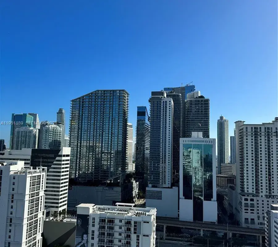 239 SW 9th St # 1405, Miami FL 33130