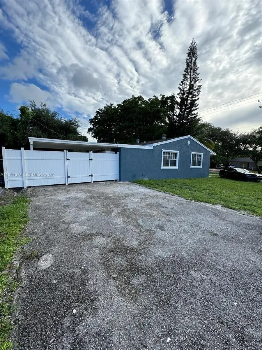 3 bedroom 2 bath Residential Lease for rent at 635 N 28th Ave, Hollywood FL 33020