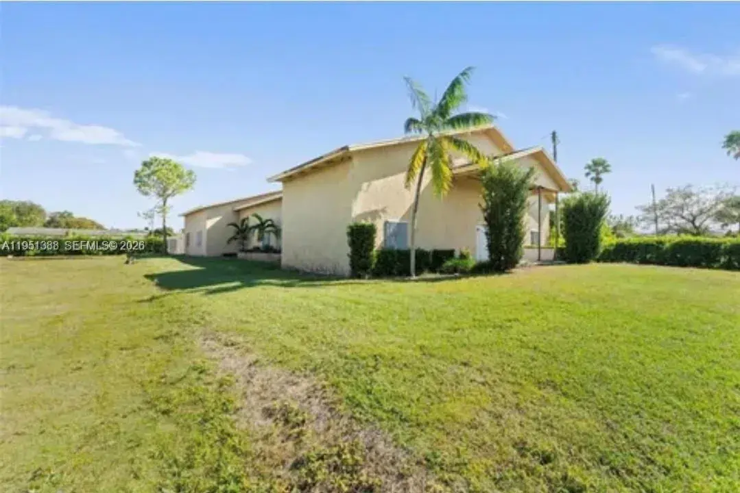 21571 SW 110th Ave, Miami FL 33189