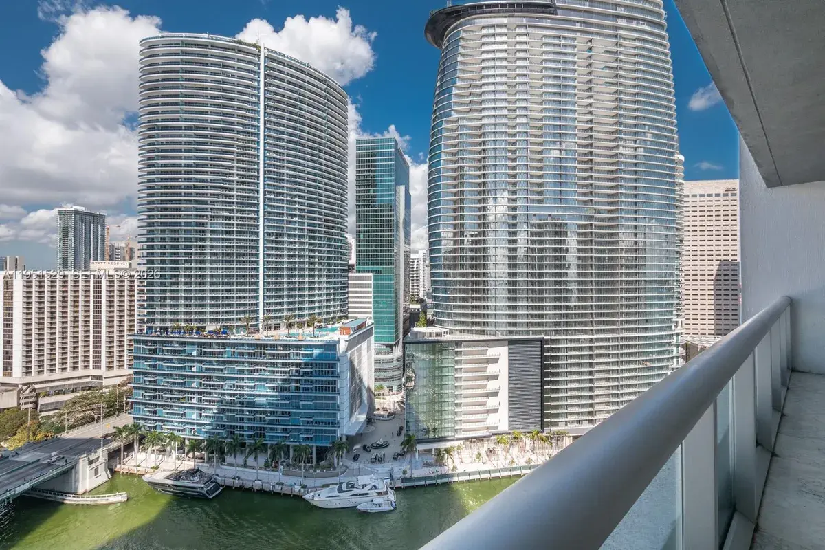 465 Brickell Ave # 2304, Miami FL 33131