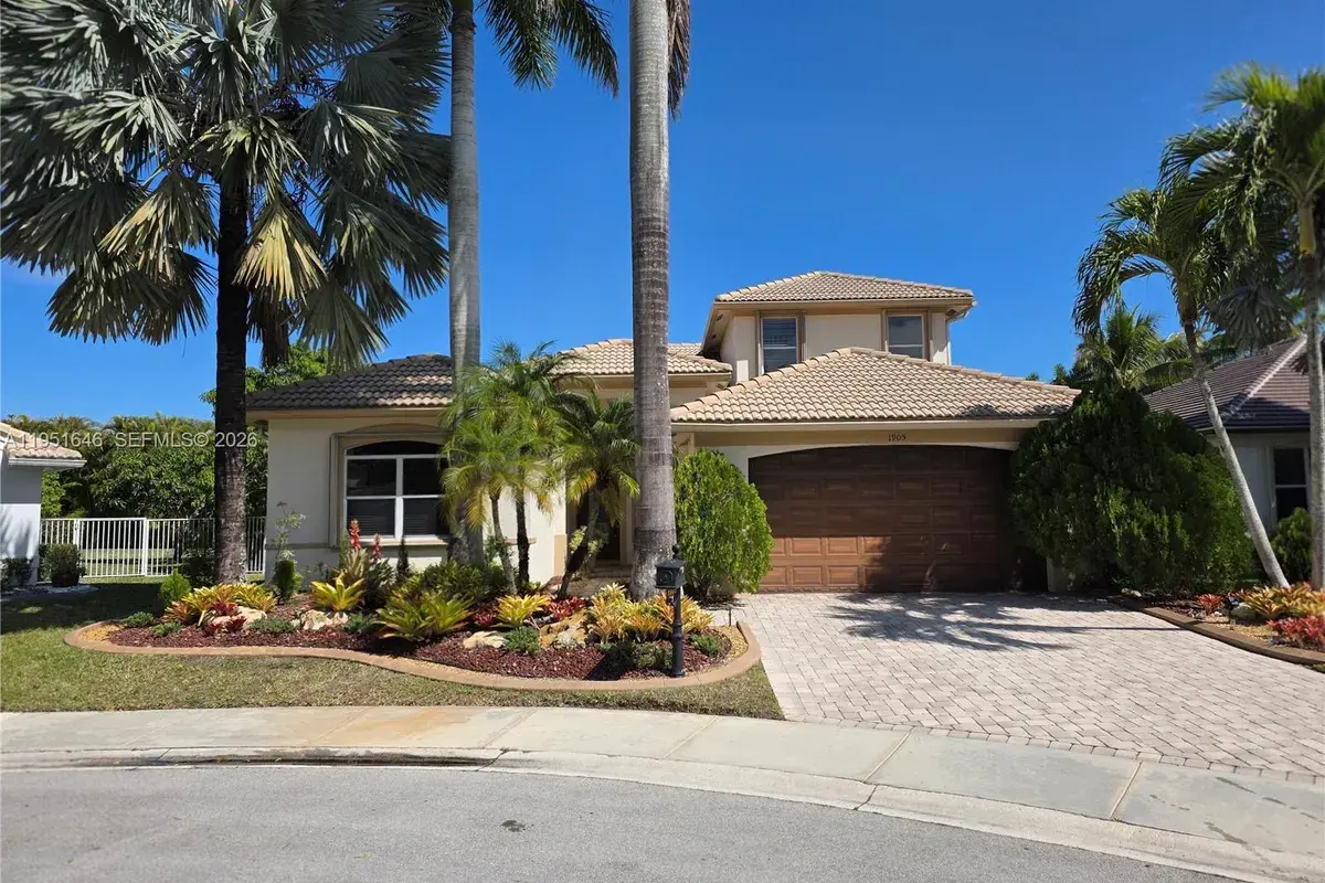 1905 Harbor View Cir, Weston FL 33327