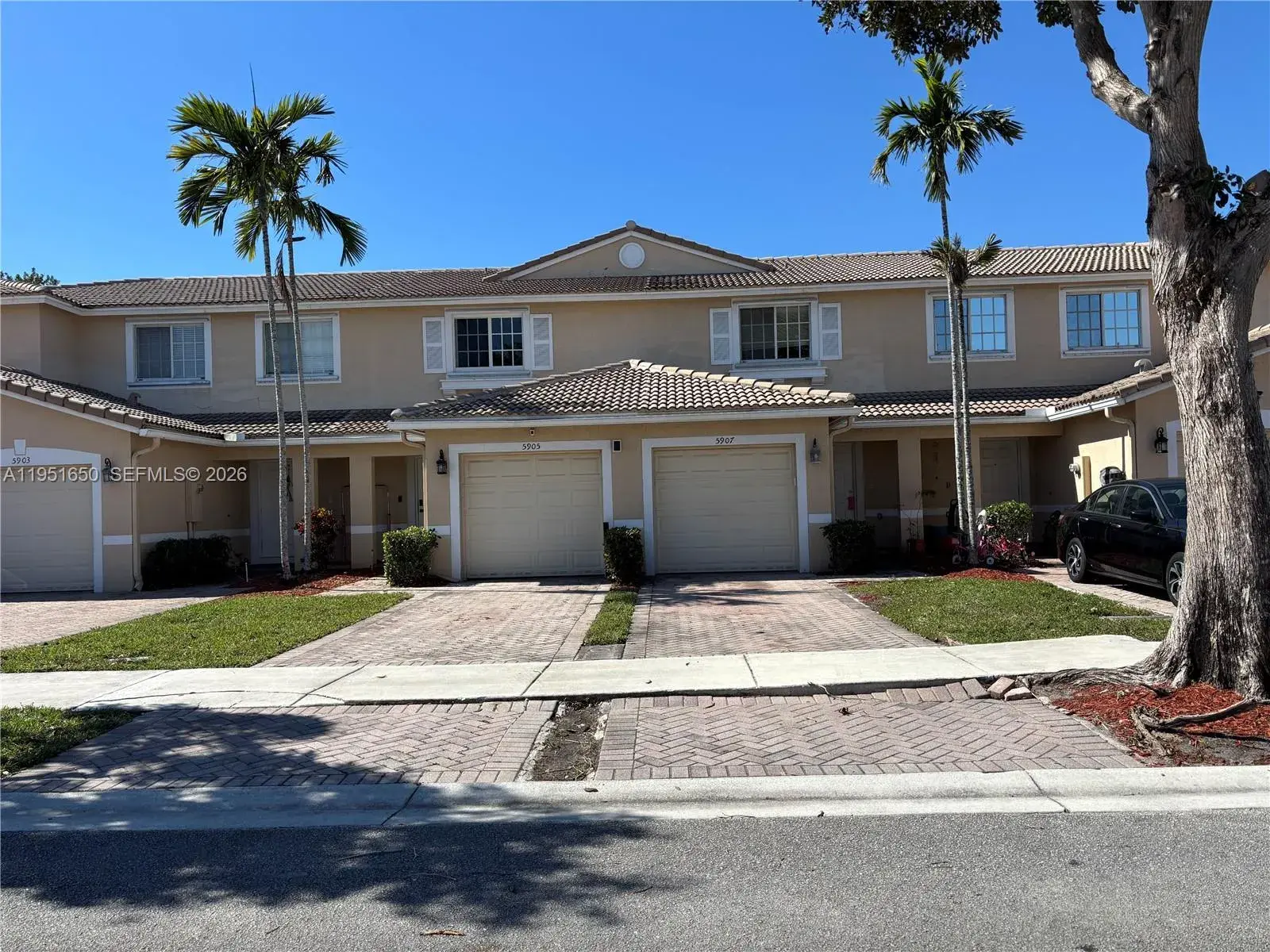 5907 Abbey Rd, Tamarac FL 33321