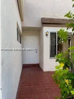 3 bedroom 2 bath Residential for sale at 879 NW 81st Way # 4, Plantation FL 33324