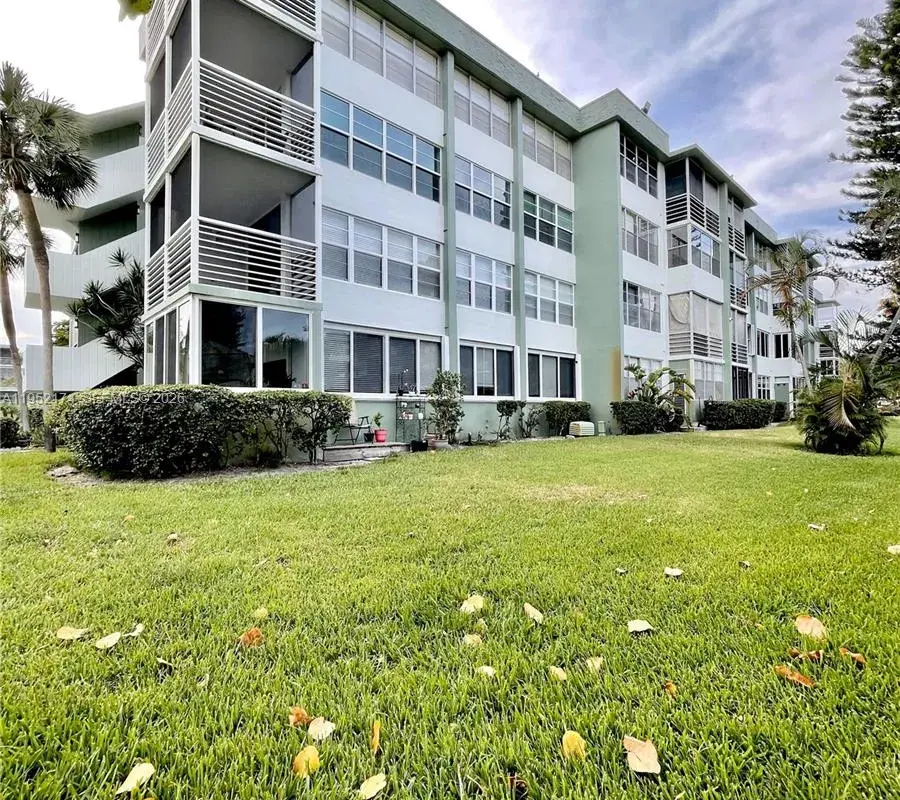 2751 Taft St # 107, Hollywood FL 33020