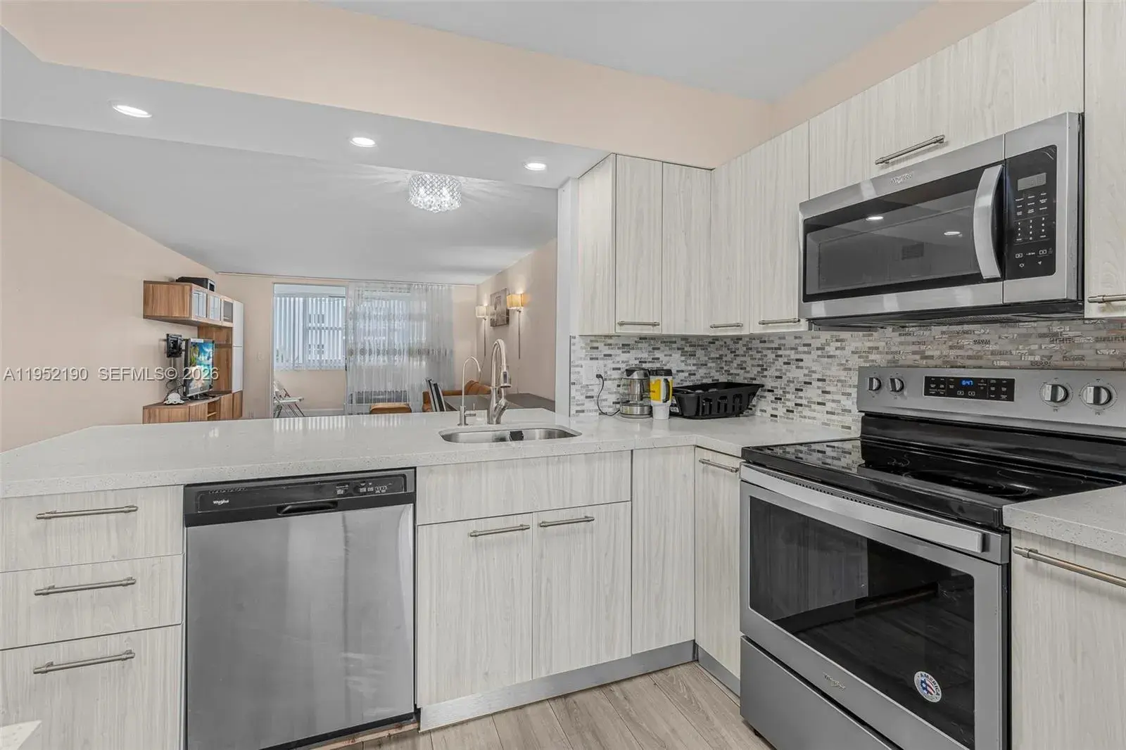 1 bedroom 1 bath Residential for sale at 609 NE 14th Ave # 603, Hallandale Beach FL 33009