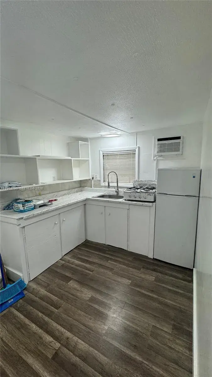 601 NE 4th Ct # 7B, Hallandale Beach FL 33009