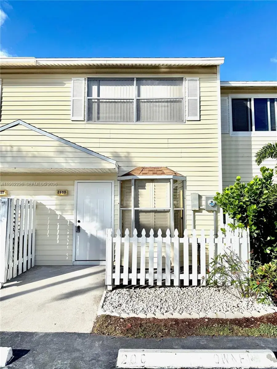 2 bedroom 2 bath Residential for sale at 2699 NE 15th St, Pompano Beach FL 33062