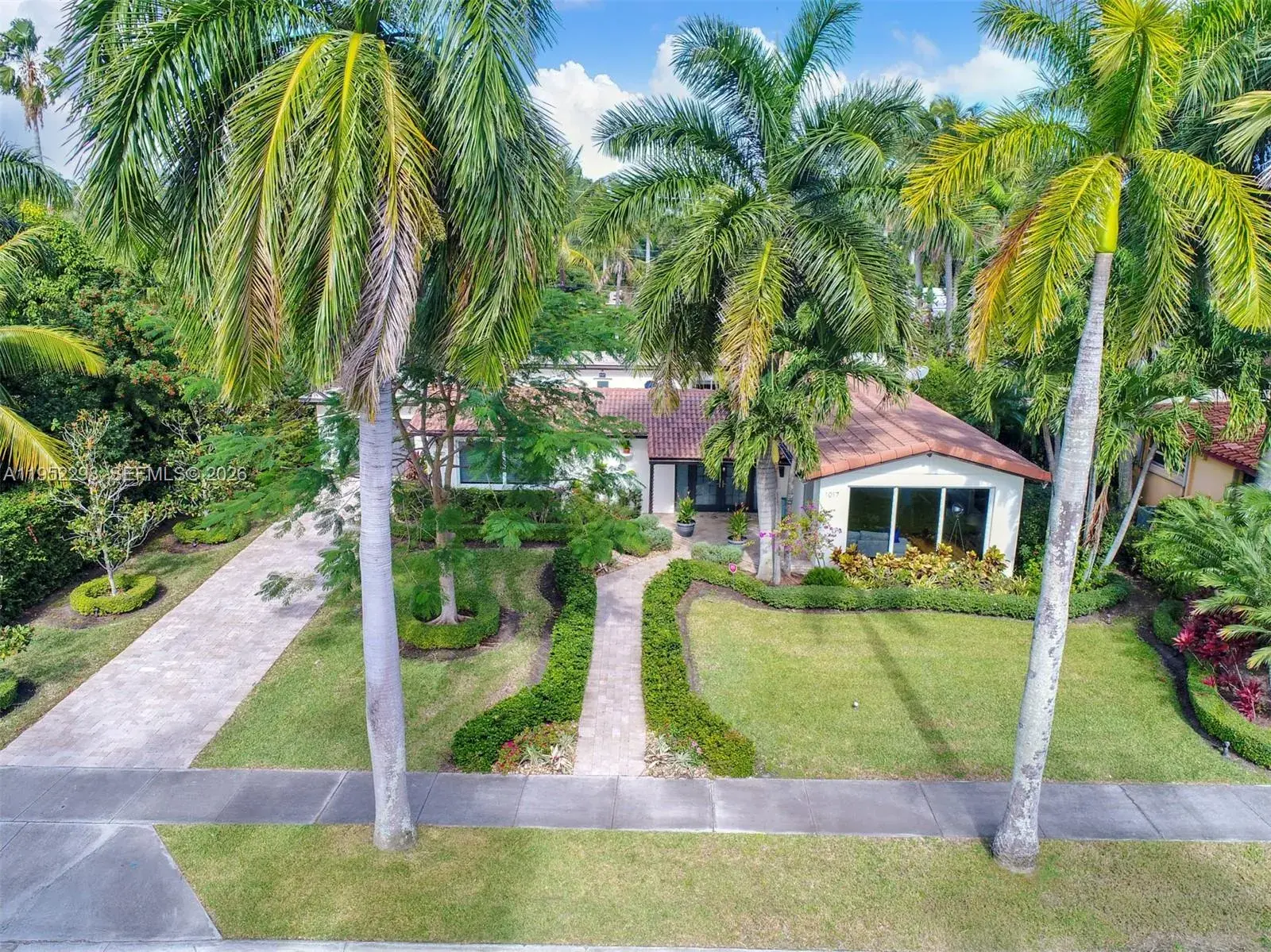 5 bedroom 3 bath for sale at 1017 Tyler St, Hollywood FL 33019