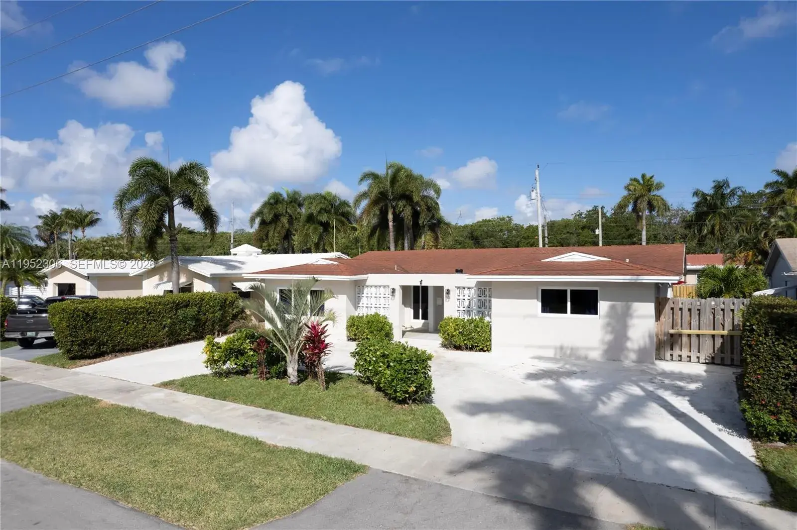3 bedroom 2 bath Residential for sale at 1245 Garfield St, Hollywood FL 33019