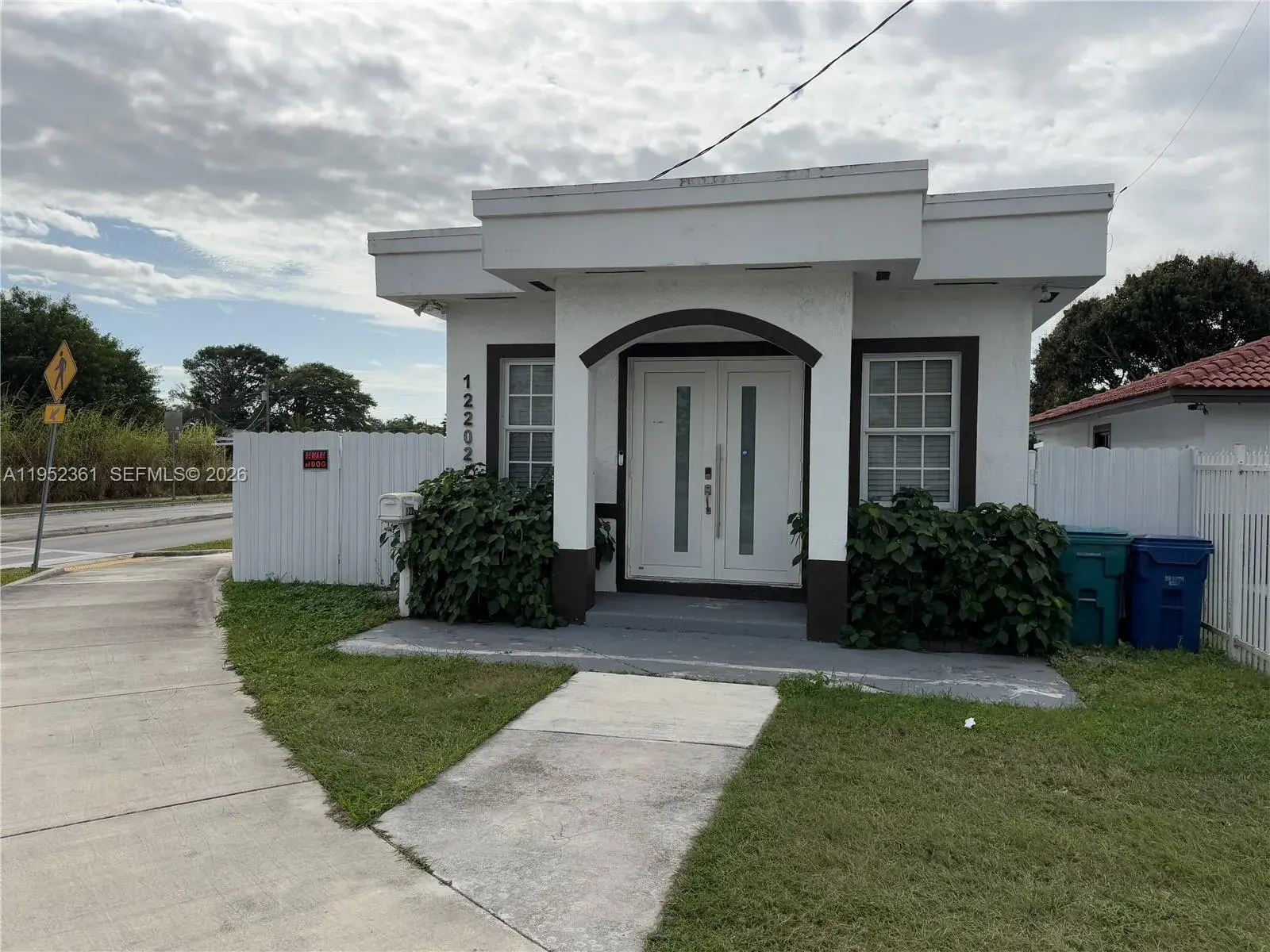 3 bedroom 2 bath Residential for sale at 12202 SW 216th St, Miami FL 33170
