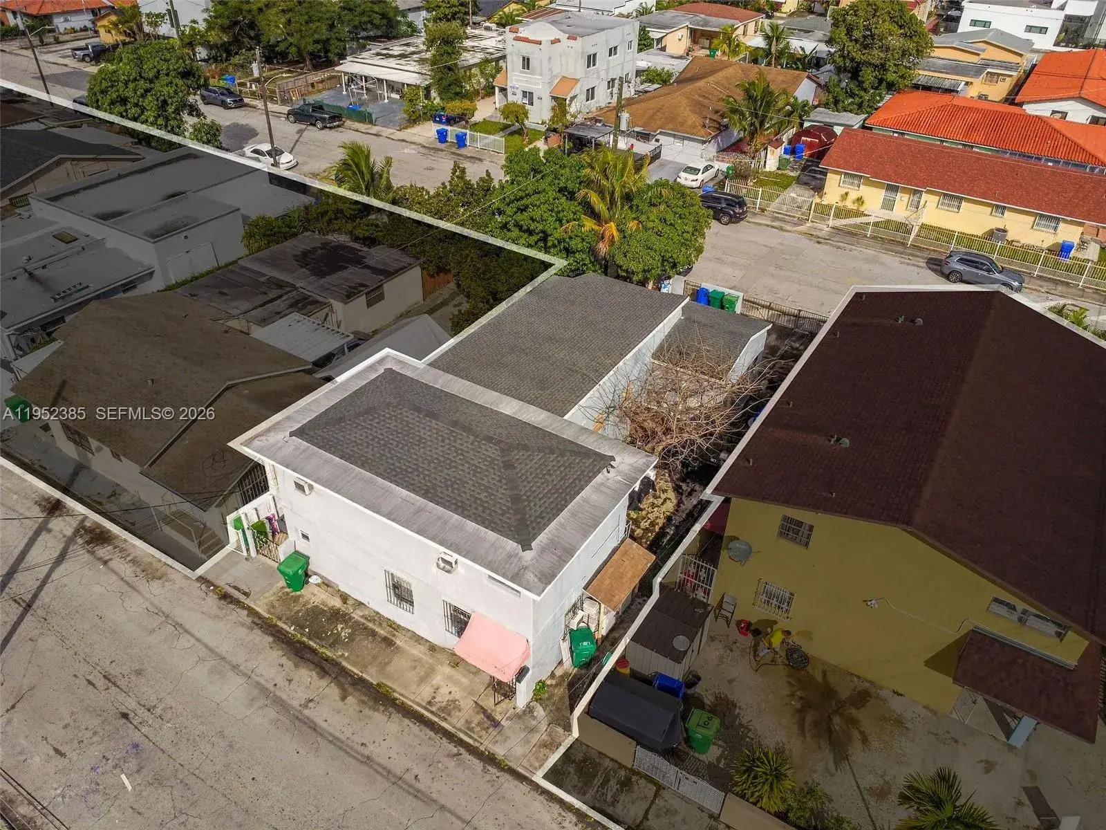 2105 NW 1st St, Miami FL 33125