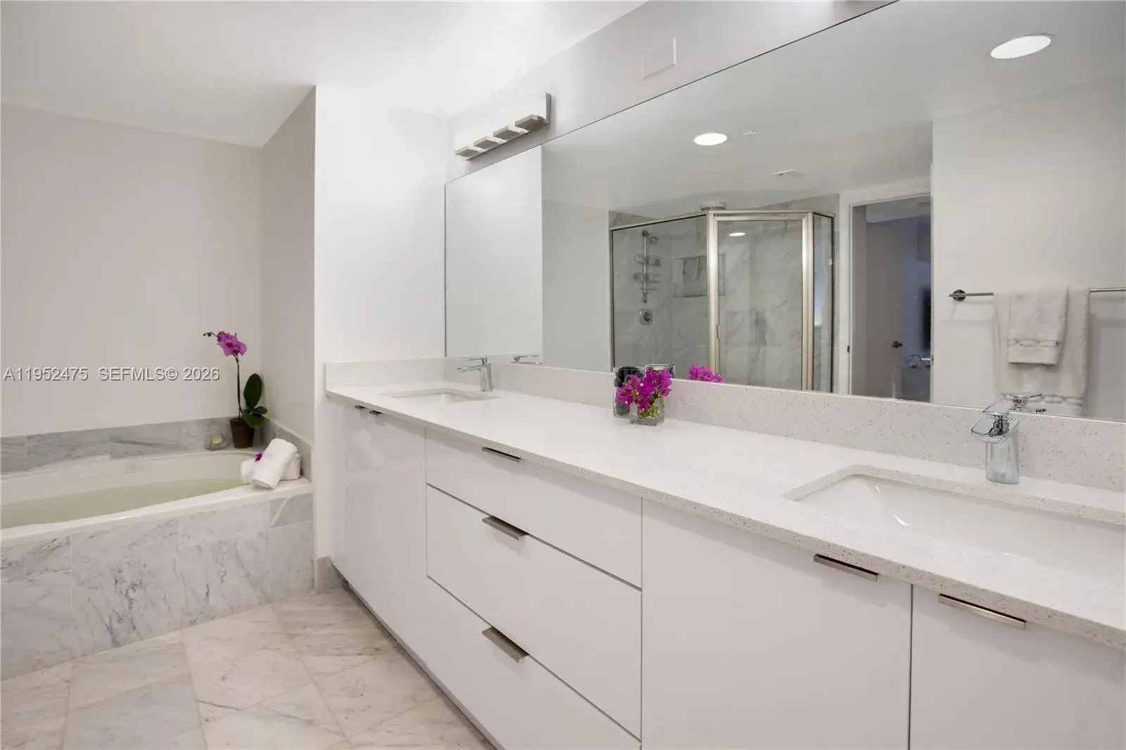 3640 Yacht Club Dr # 304, Aventura FL 33180
