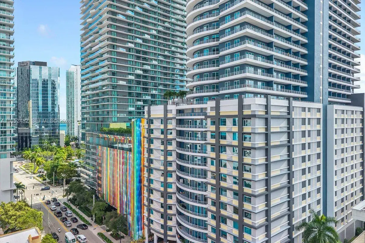 40 SW 13 ST # S602, Miami FL 33130