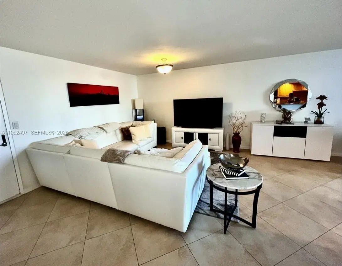 2401 Collins Ave # 509, Miami Beach FL 33140