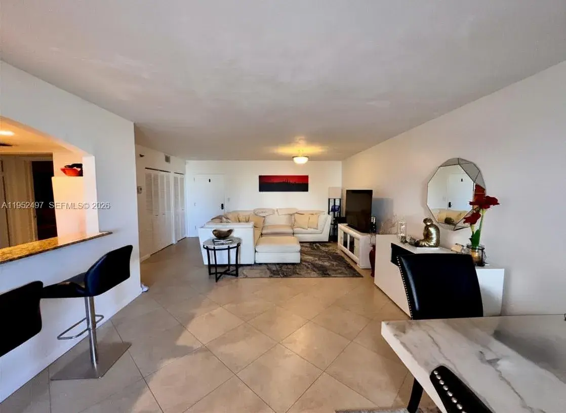 2401 Collins Ave # 509, Miami Beach FL 33140