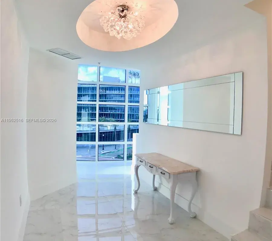 50 S Pointe Dr, Miami Beach FL 33139