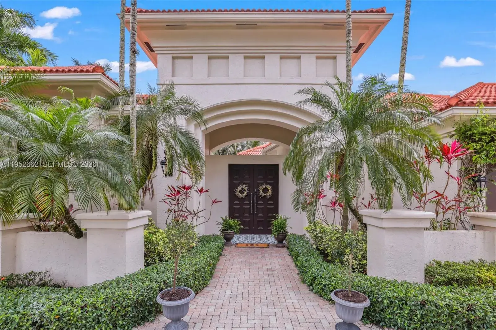 4 bedroom 4 bath Residential for sale at 10502 Kestrel St, Plantation FL 33324