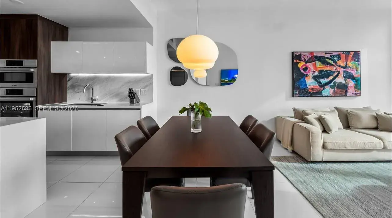 851 NE 1st Ave # 1606, Miami FL 33132