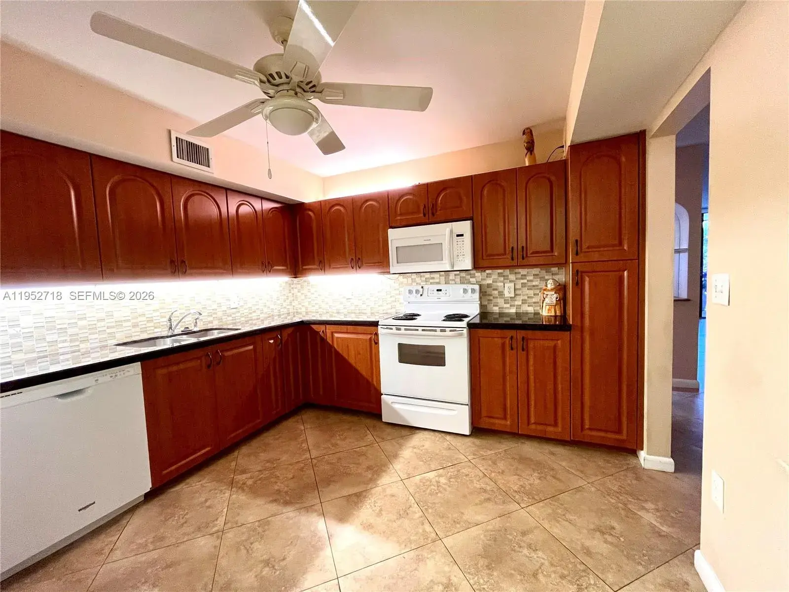 2806 N 46th Ave # D537, Hollywood FL 33021