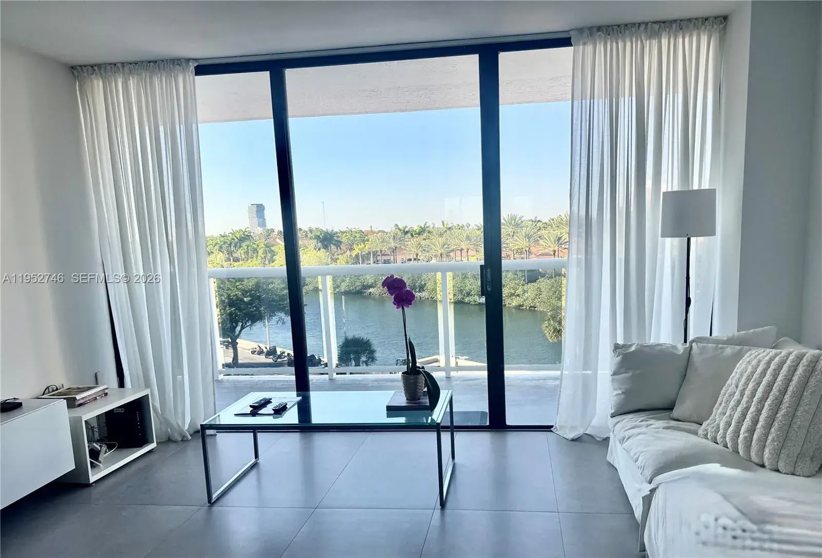 2 bedroom 2 bath Residential for sale at 20505 E Country Club Dr # 531, Aventura FL 33180