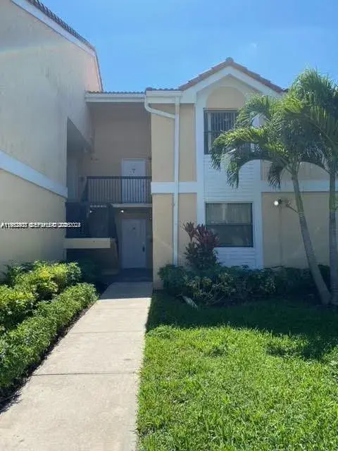 2 bedroom 2 bath Residential for sale at 5841 Riverside Dr, Coral Springs FL 33067