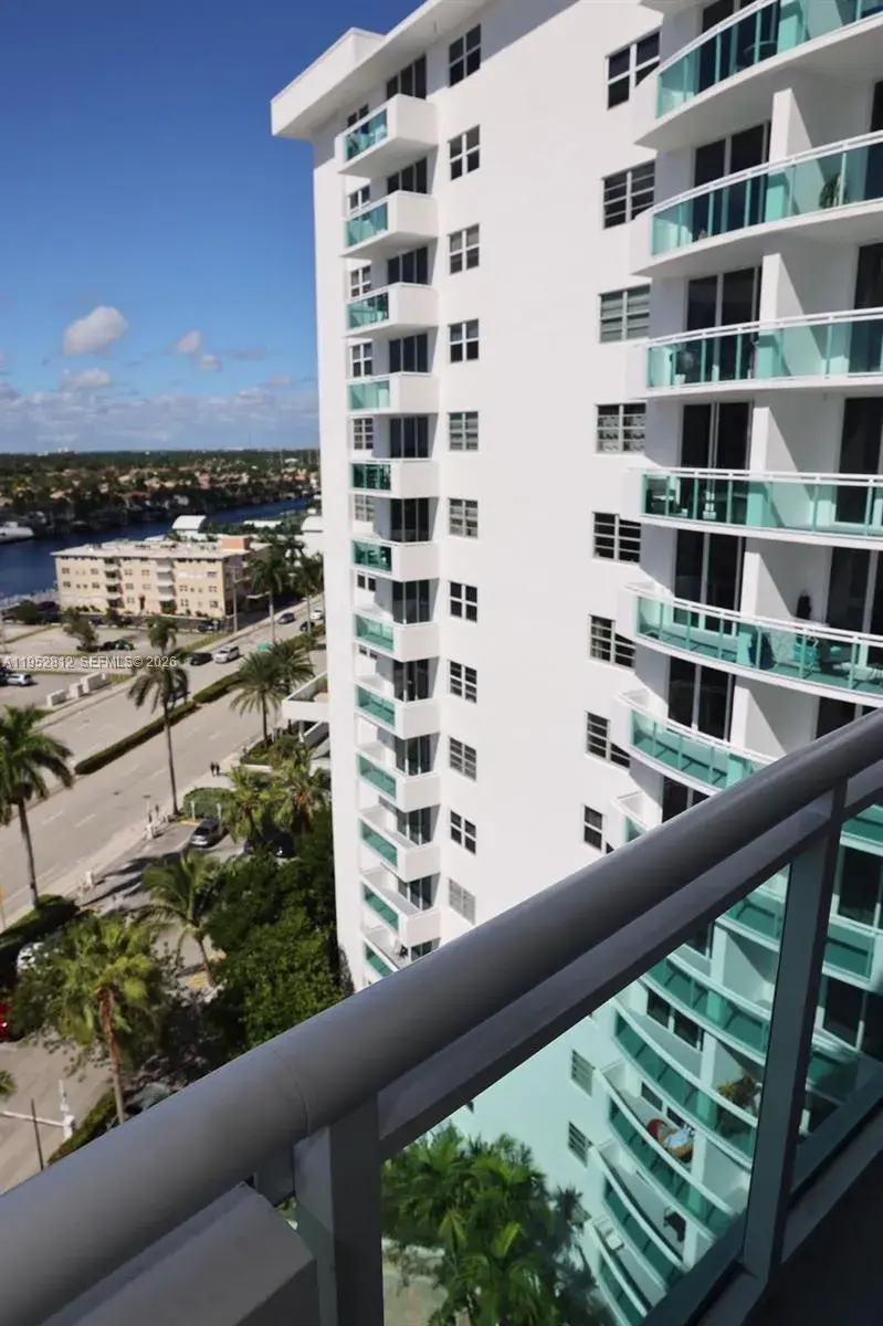 1 bedroom 1 bath Residential for sale at 3001 S Ocean Dr # 1131, Hollywood FL 33019