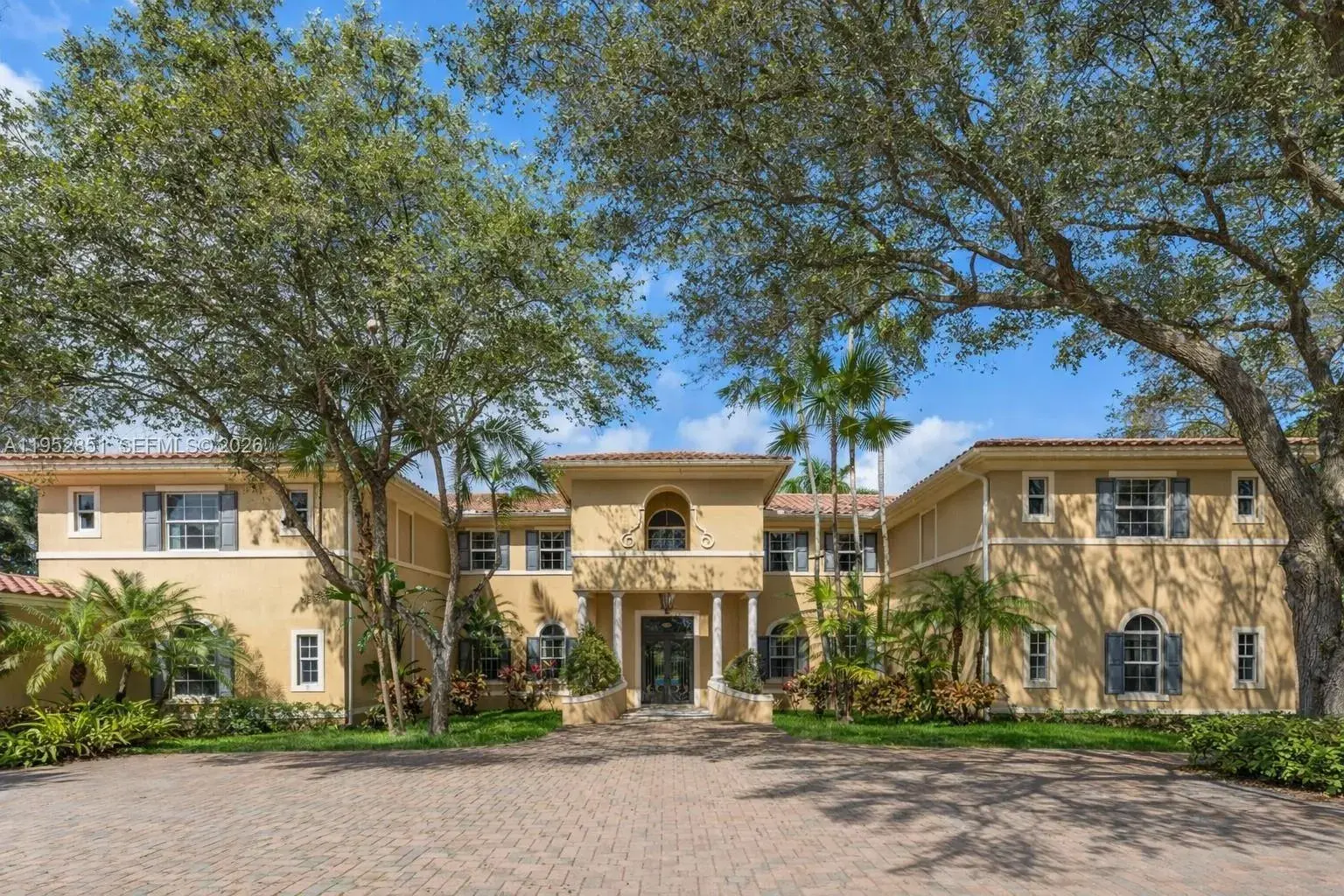 5 bedroom 6 bath Residential for sale at 6025 SW 108th St, Pinecrest FL 33156