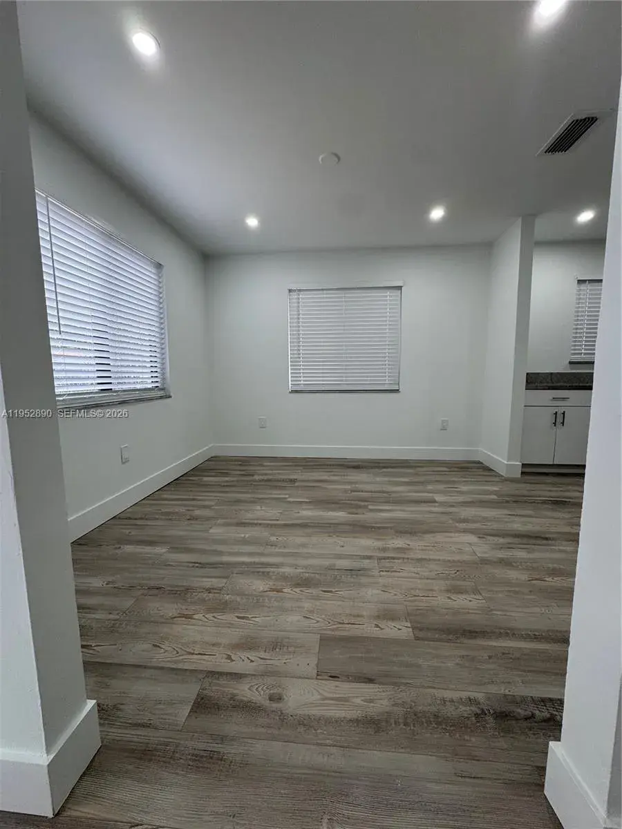 3609 SW 27th St # 3609, Miami FL 33133