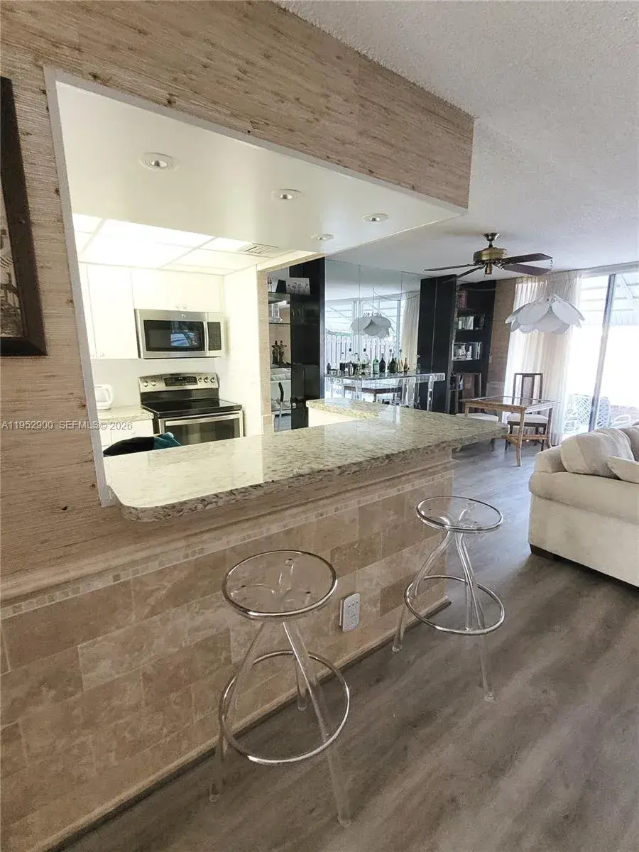 2217 NE 7th St # 21, Hallandale Beach FL 33009