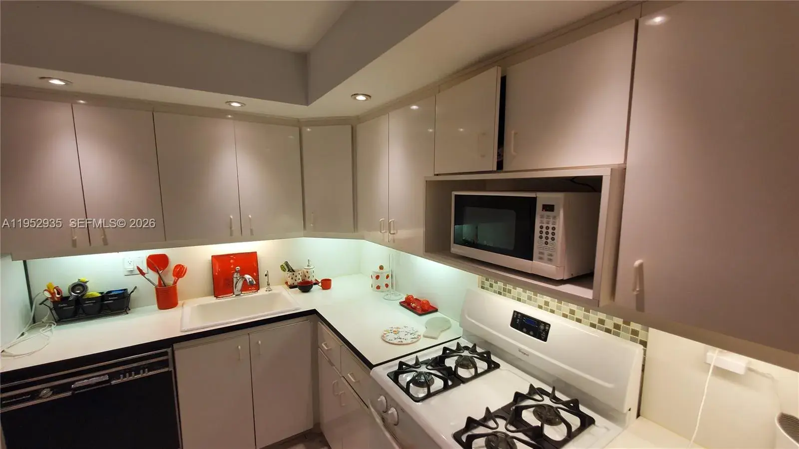 2030 S Ocean Dr # 401, Hallandale Beach FL 33009