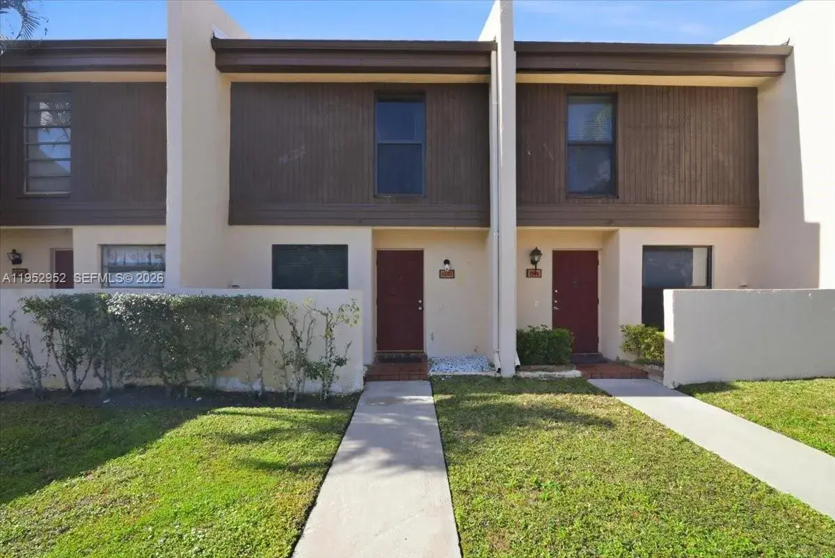 2 bedroom 2 bath Residential for sale at 1270 NW 99th Ave # 60, Pembroke Pines FL 33024