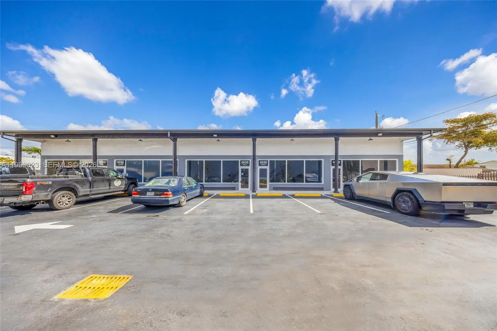 Commercial Sale for sale at 4030 Pembroke Rd, Hollywood FL 33021