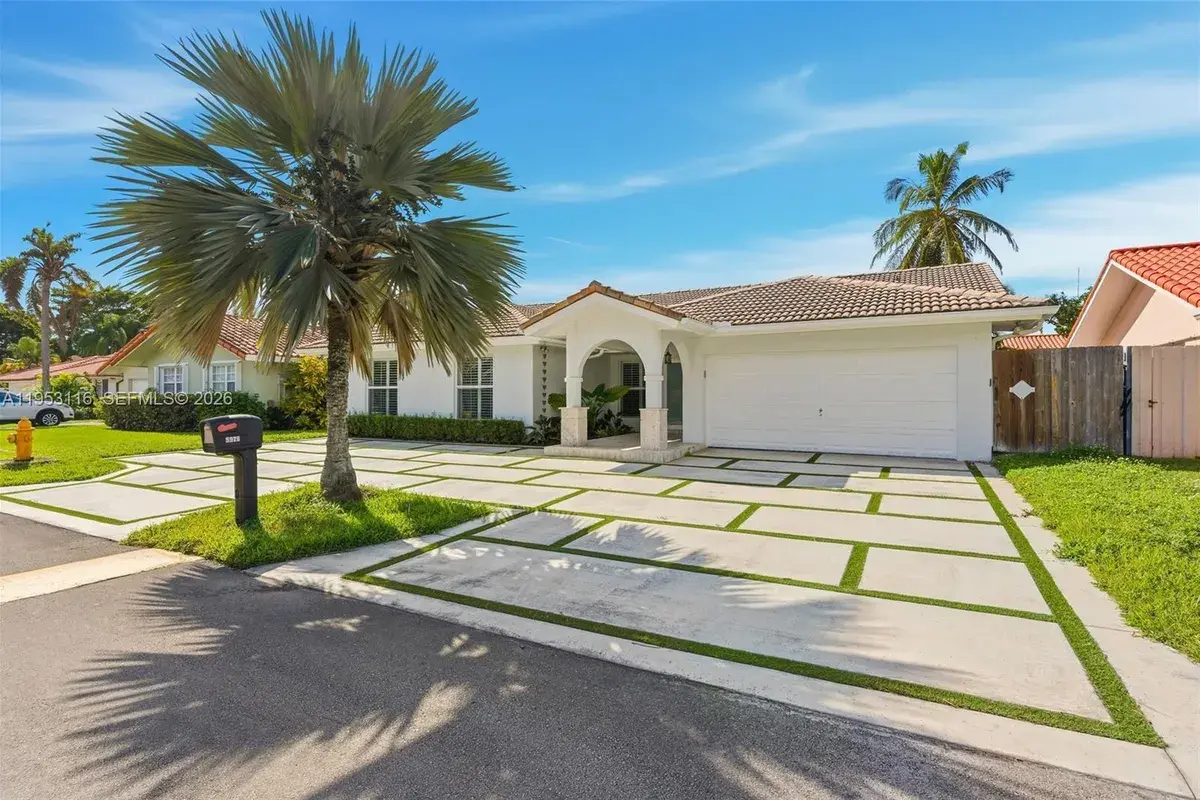 5976 SW 88th Pl, Miami FL 33173