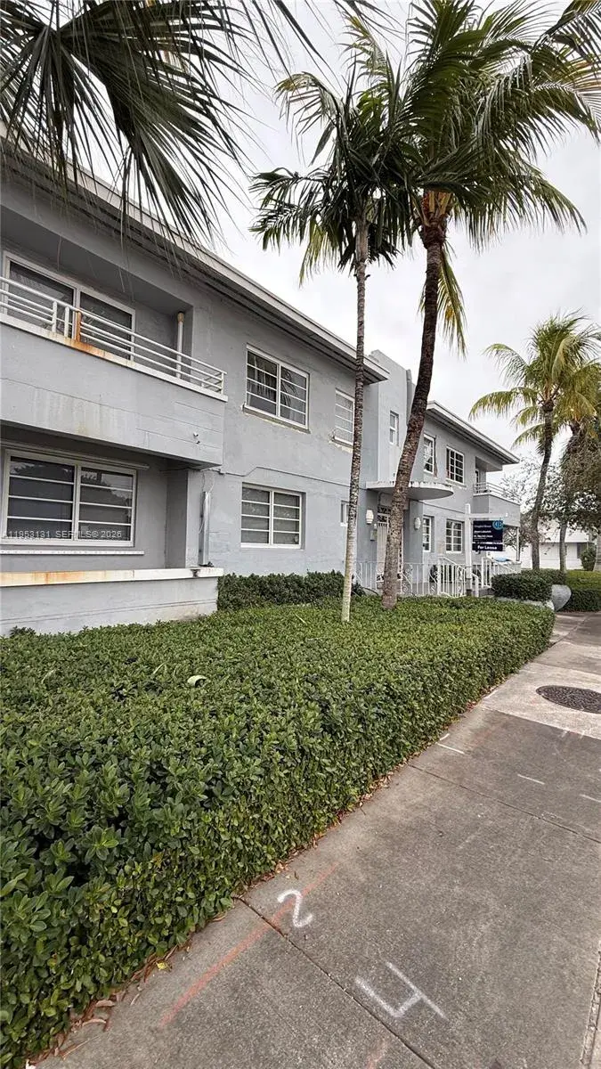 1 bedroom 1 bath Residential Lease for rent at 5305 Biscayne Blvd # 101, Miami FL 33137