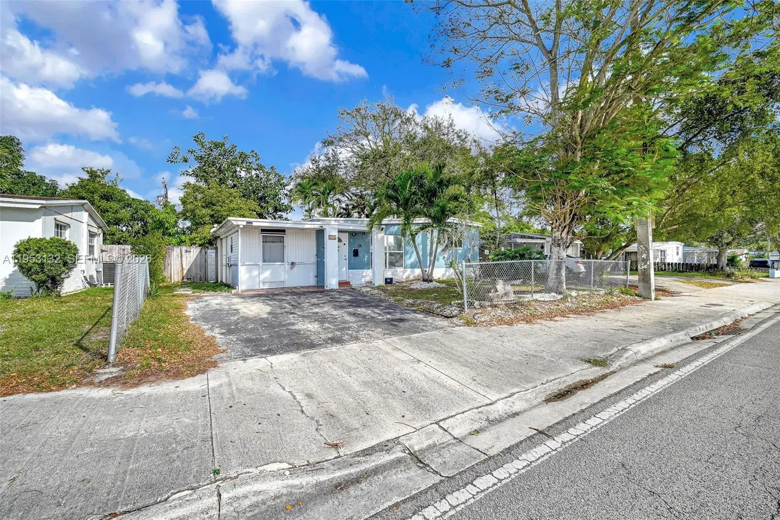 2 bedroom 1 bath Residential for sale at 6629 Sheridan St, Hollywood FL 33024