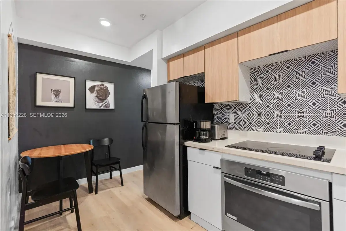 810 7th St # 102, Miami Beach FL 33139