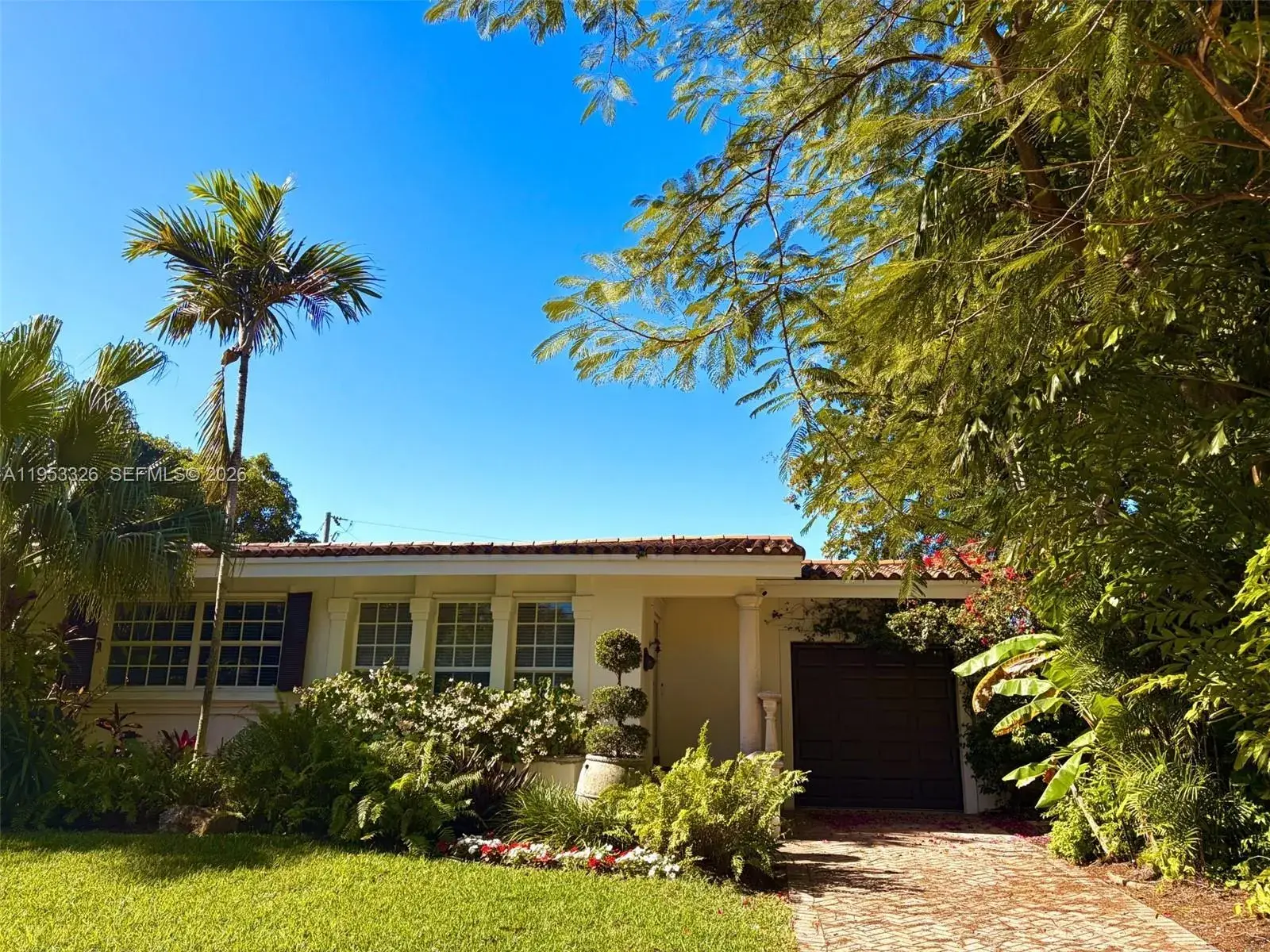 3 bedroom 2 bath for sale at 300 Manor Pl, Coral Gables FL 33133
