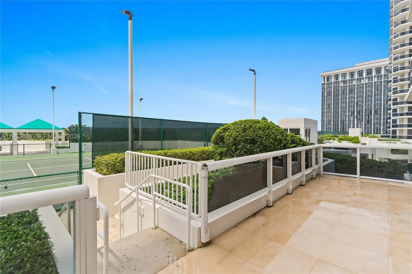 2 bedroom 2 bath Residential for sale at 4775 Collins Ave # 507, Miami Beach FL 33140