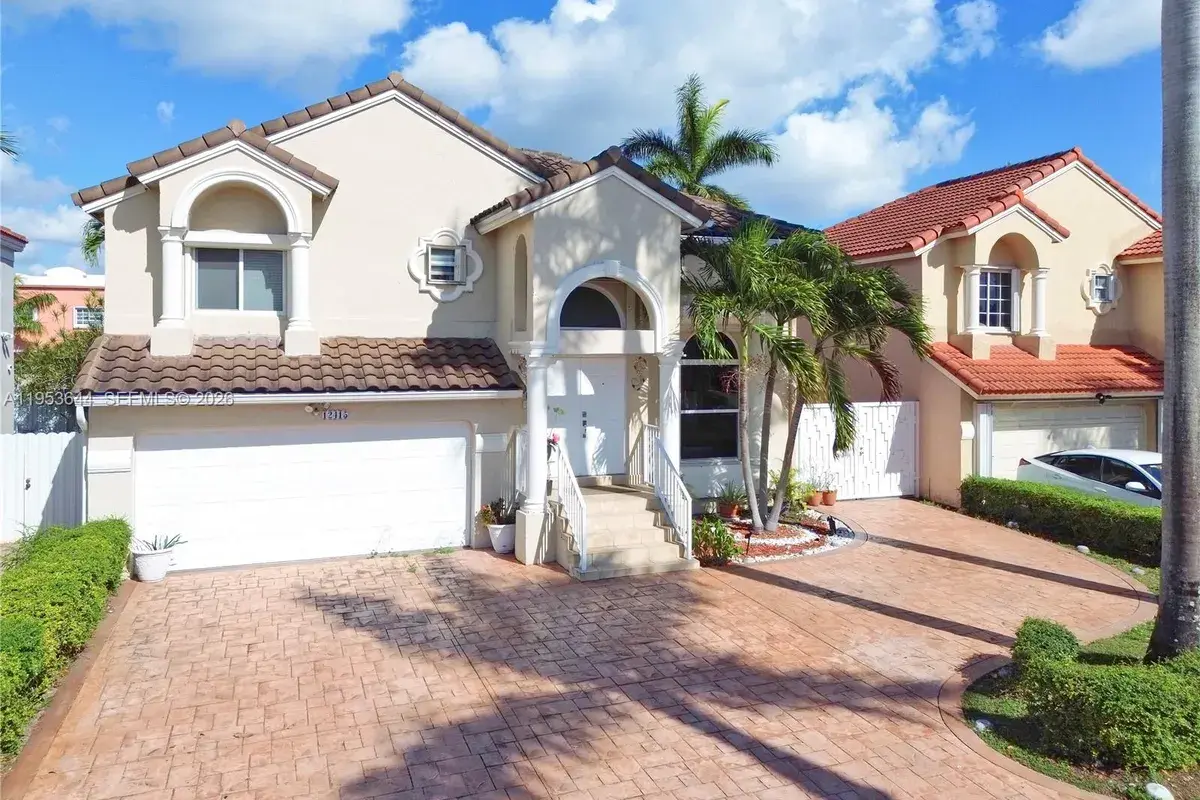 12415 NW 7th St, Miami FL 33182