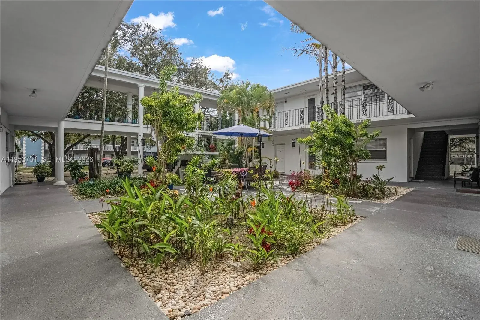 1 bedroom 1 bath Residential for sale at 3515 Van Buren St # 104, Hollywood FL 33021