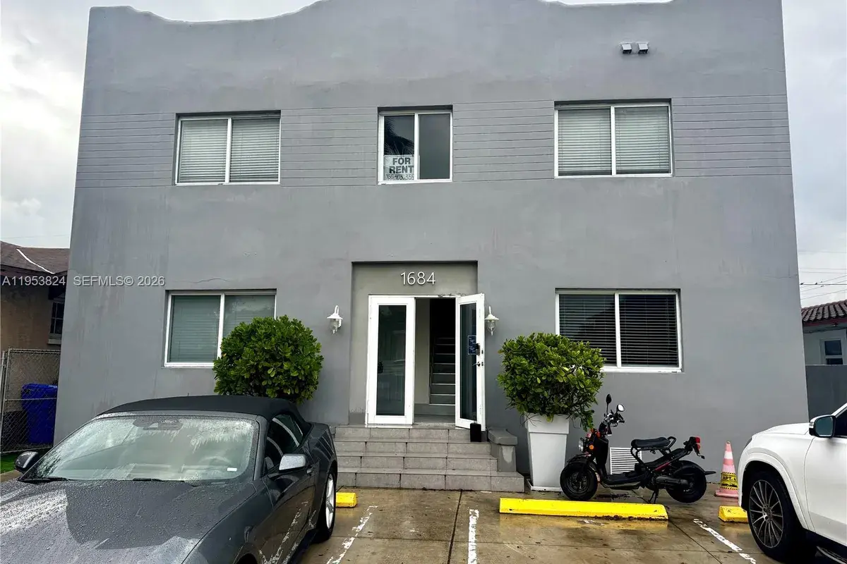 1684 SW 10th St, Miami FL 33135