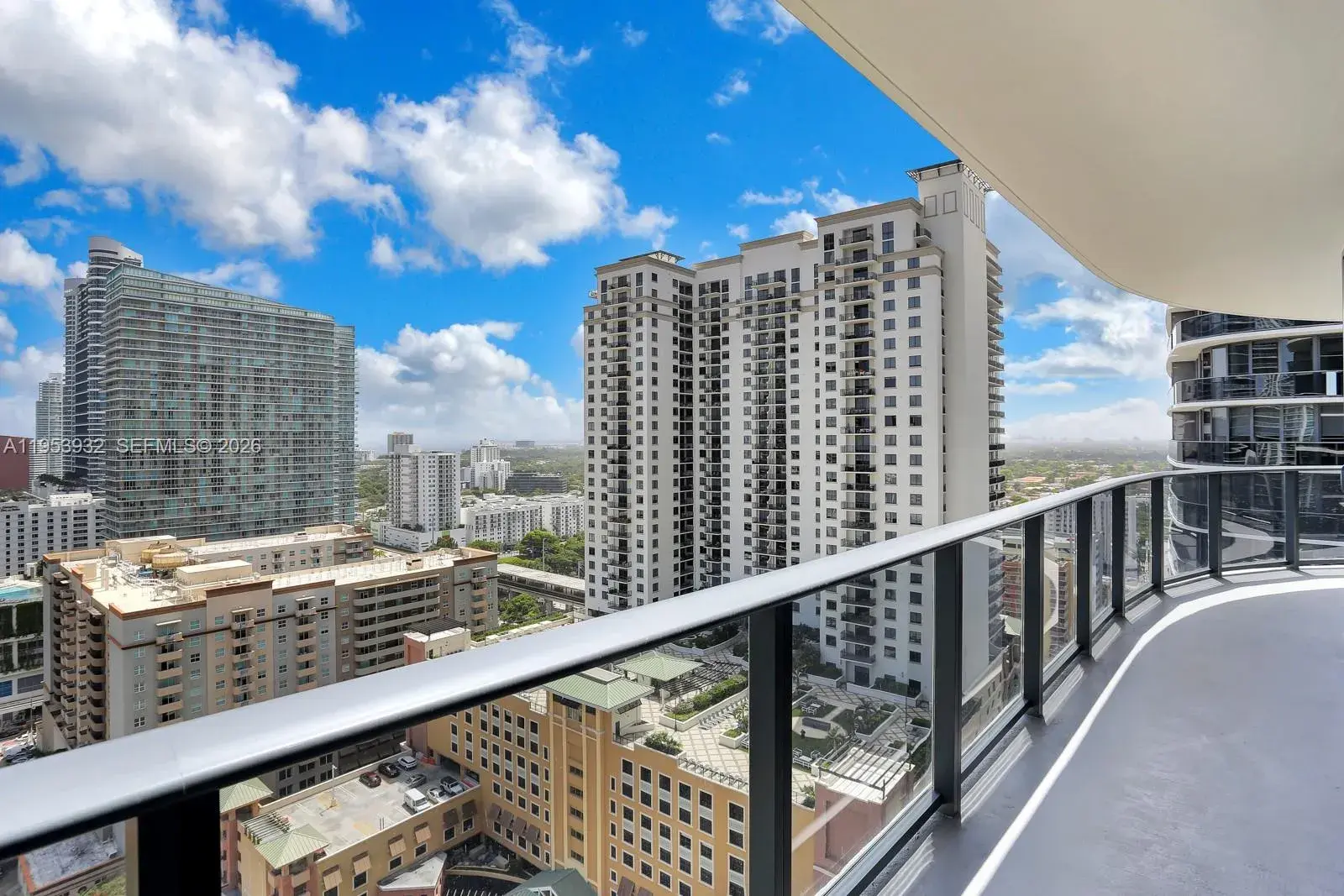 2 bedroom 2 bath Residential for sale at 45 SW 9th St # 1806, Miami FL 33130