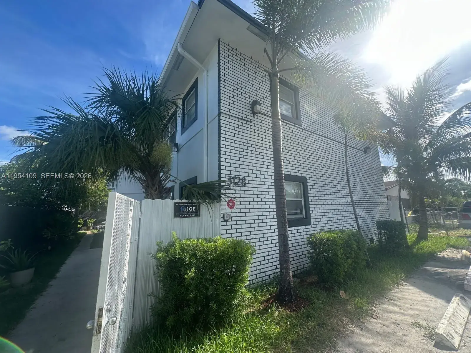 1 bedroom 1 bath Residential Lease for rent at 3128 SW 12th Place # 3, Fort Lauderdale FL 33312