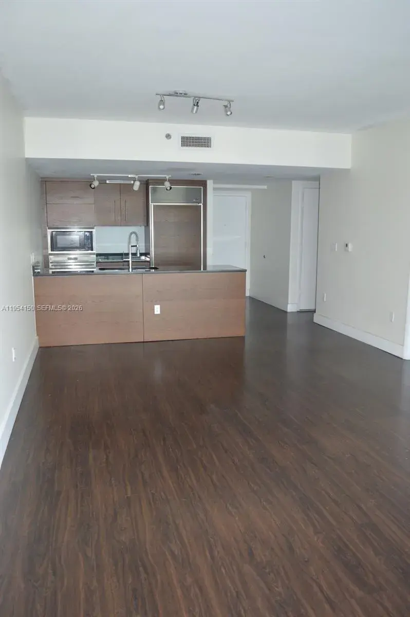 475 Brickell Ave # 1814, Miami FL 33131
