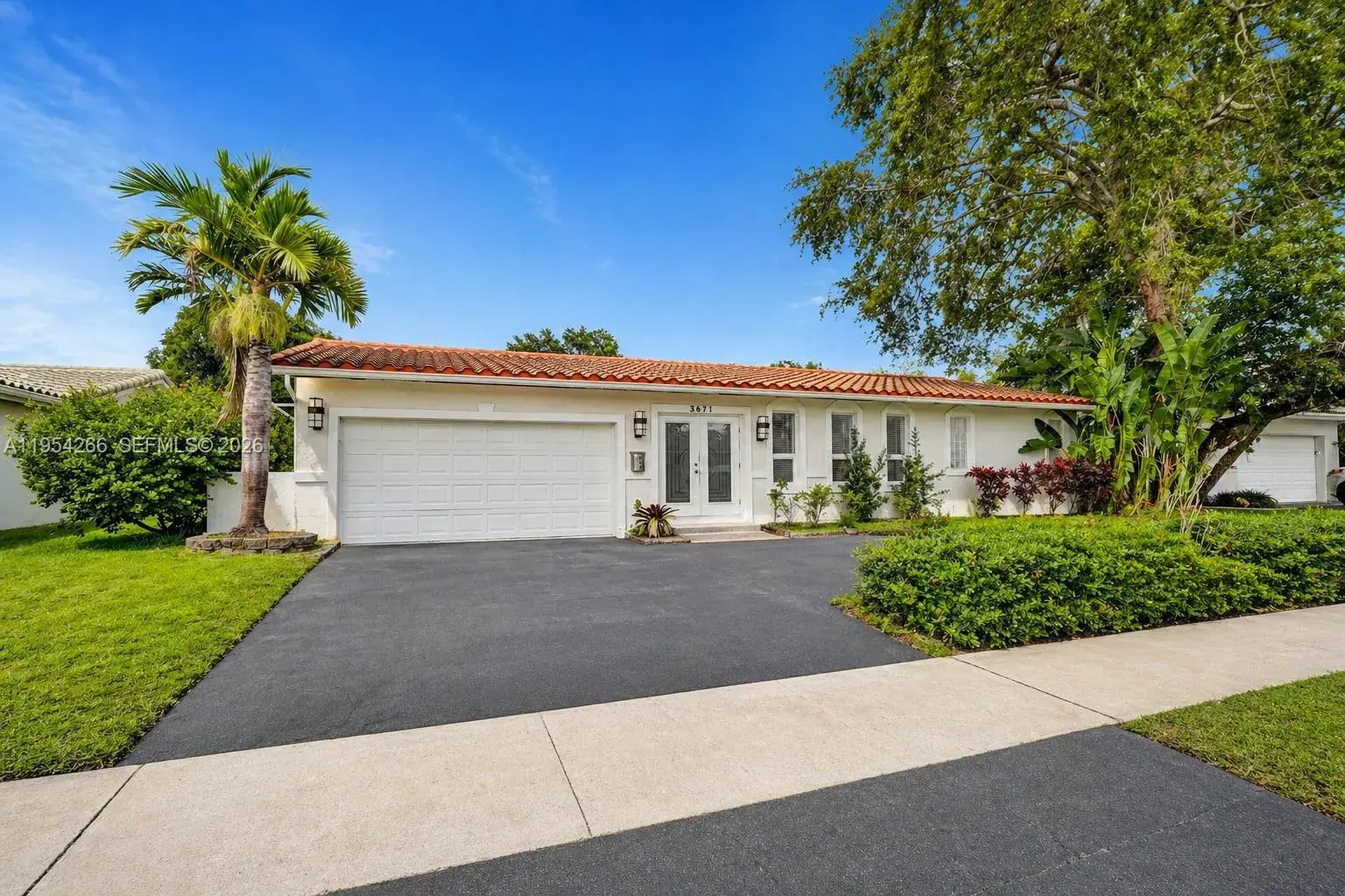 6 bedroom 3 bath Residential for sale at 3671 N 47th Ave, Hollywood FL 33021