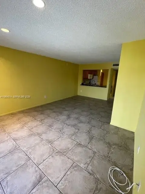 2 bedroom 2 bath Residential for sale at 20815 NE 8th Ct # 20, Miami FL 33179