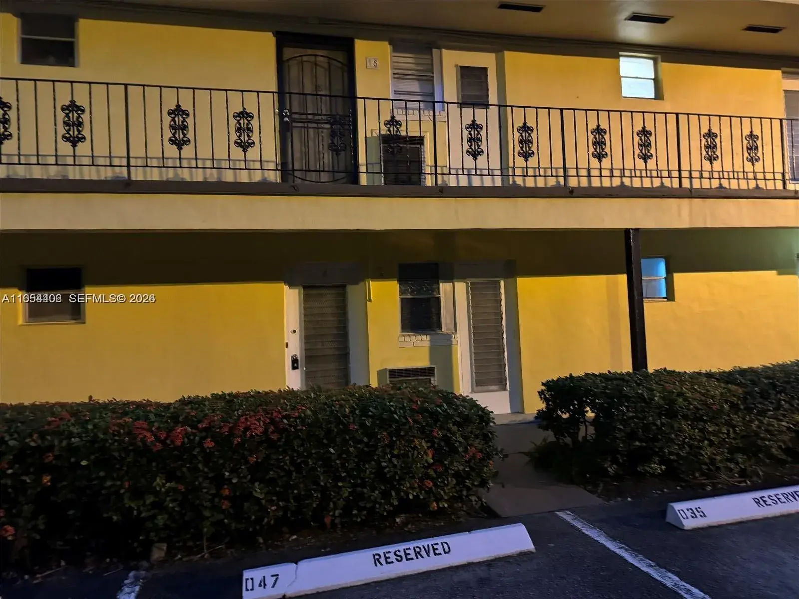 1 bedroom 1 bath Residential Lease for rent at 2800 NE 203rd St # 6, Aventura FL 33180