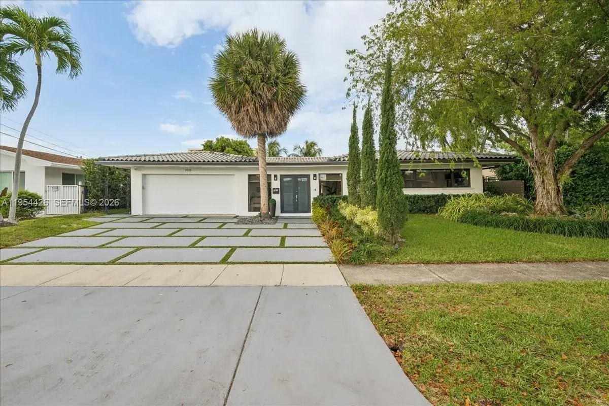 2305 Magnolia Dr, North Miami FL 33181 photo 3